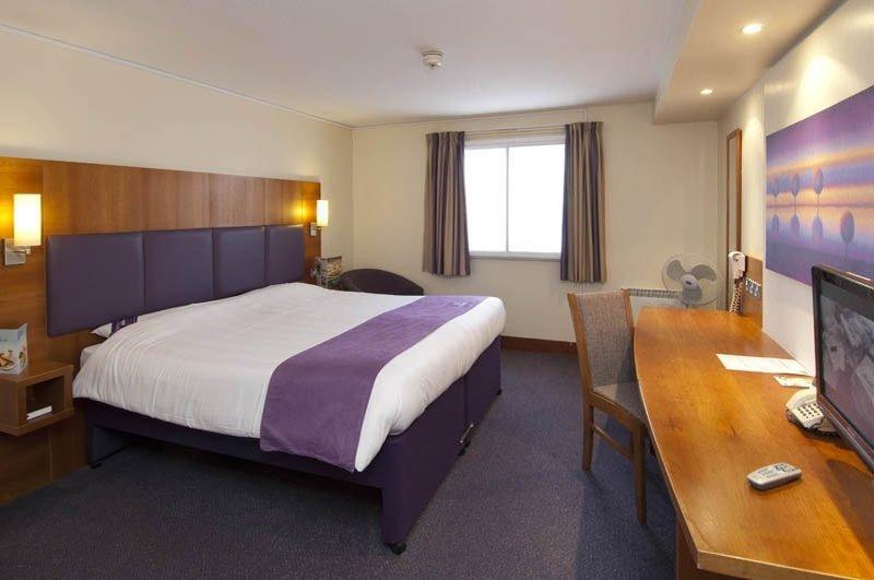 Premier Inn Newton Abbot Kültér fotó